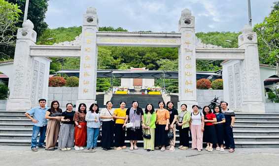 Bộ môn Giáo dục học và Bộ môn Tâm lý học tổ chức hành trình tham quan về nguồn năm 2025